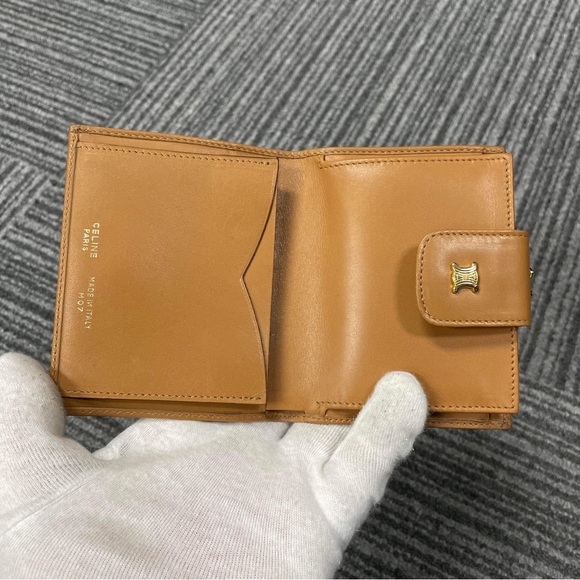 Vintage Celine compact wallet - Picture 10 of 13